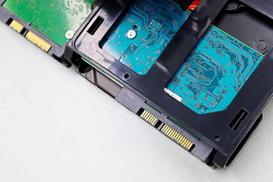 ASIC Miner Firmware Guide: Braiins OS+, LuxOS, and Vnish Compared (2026)